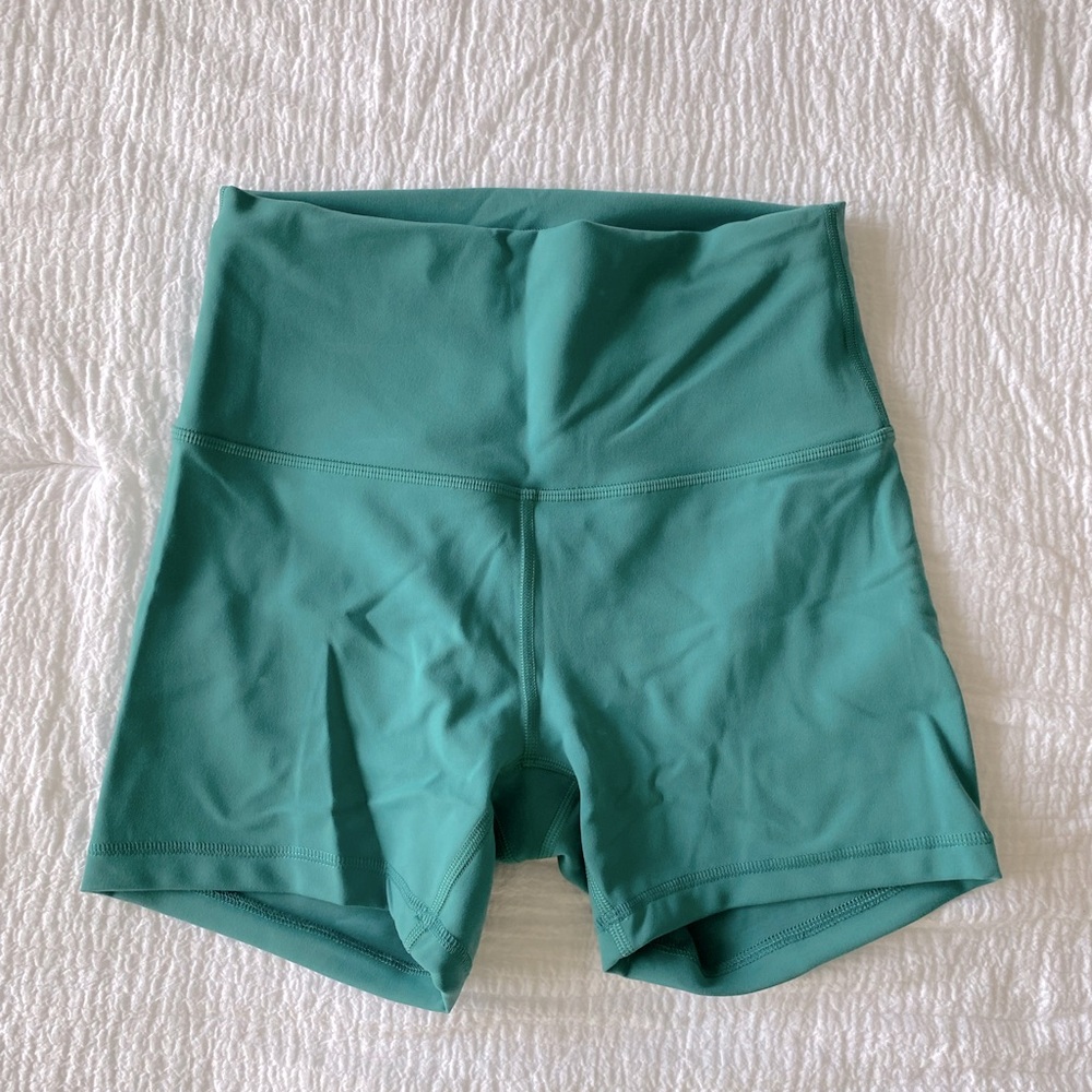 lululemon Wunder Train Short 4” - HEMMED